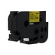 Q-Nomic TZe-S651 cinta súper adhesiva 24mm texto negro sobre amarillo (8M) | QNTZe-S651